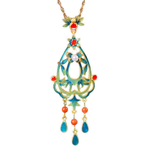 Beautiful Silver Pendant with Unique Style