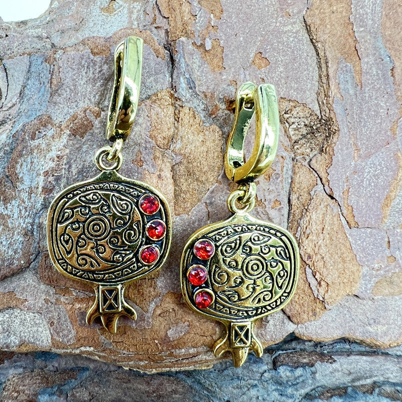 Beautiful Gold Earring with Unique Style