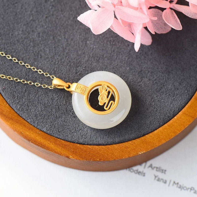 Beautiful Gold Necklace with Unique Style