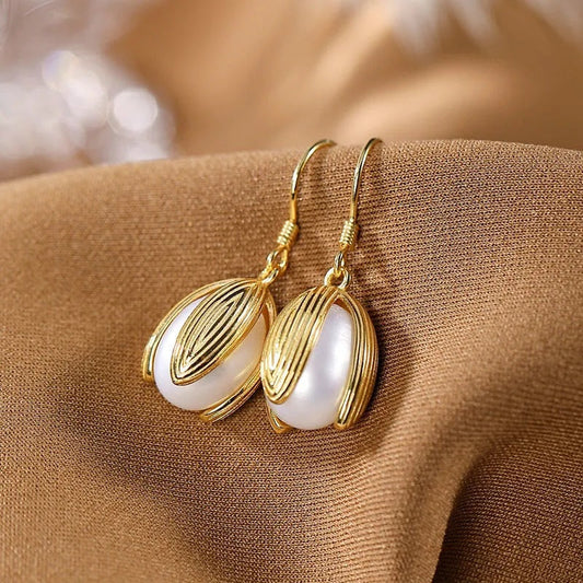 Elegant Gold Earring for Every Occasion