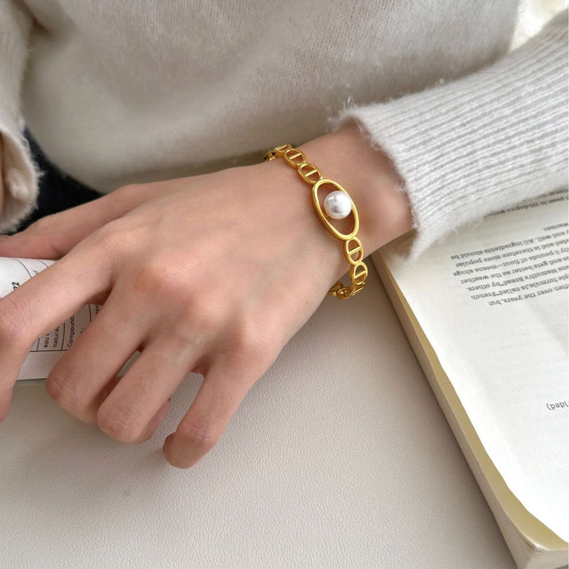 Romantic Pearl Bracelet for Special Moments