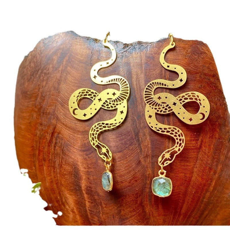 Beautiful Gold Earring with Unique Style