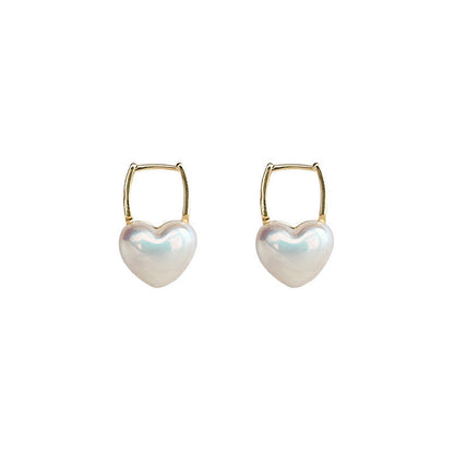 Charming Pearl Earring for Any Occasion