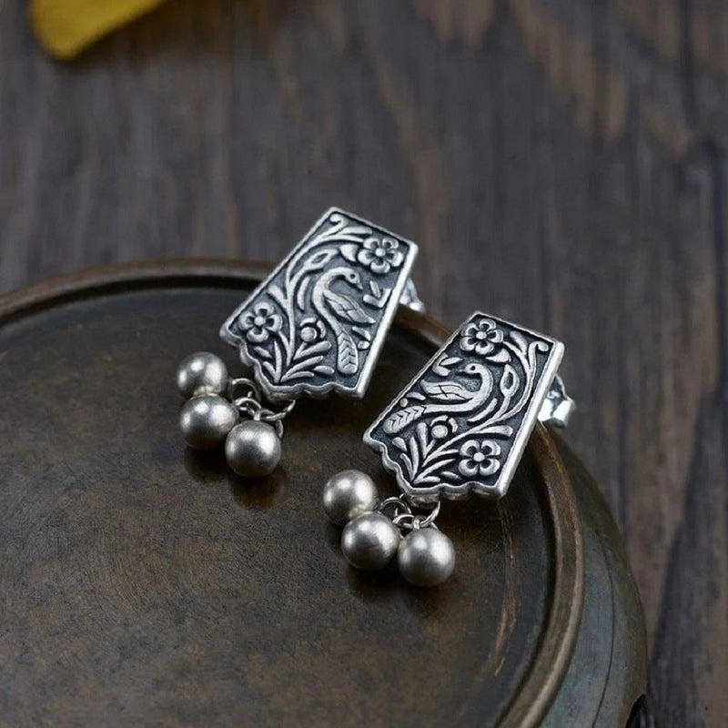 Charming Earring for Any Occasion