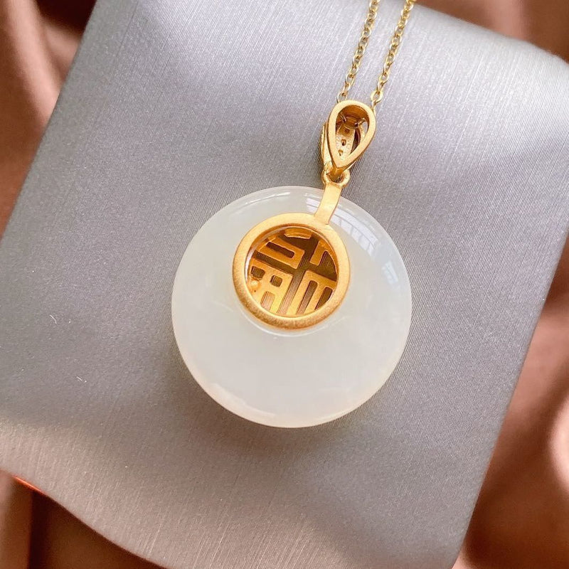 Beautiful Gold Necklace with Unique Style