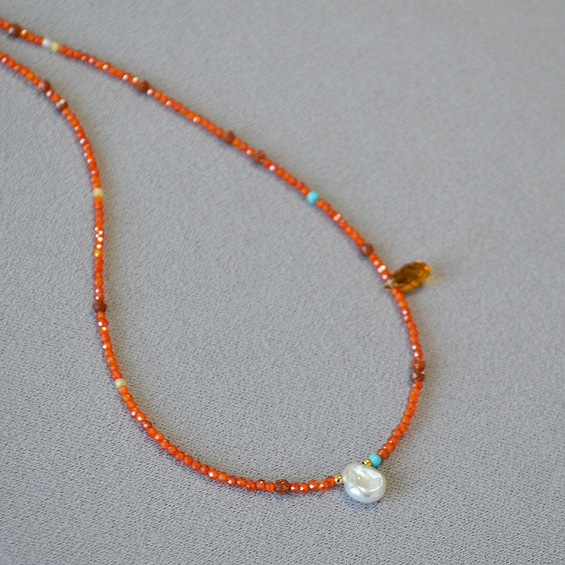 Beautiful Pearl Necklace with Unique Style