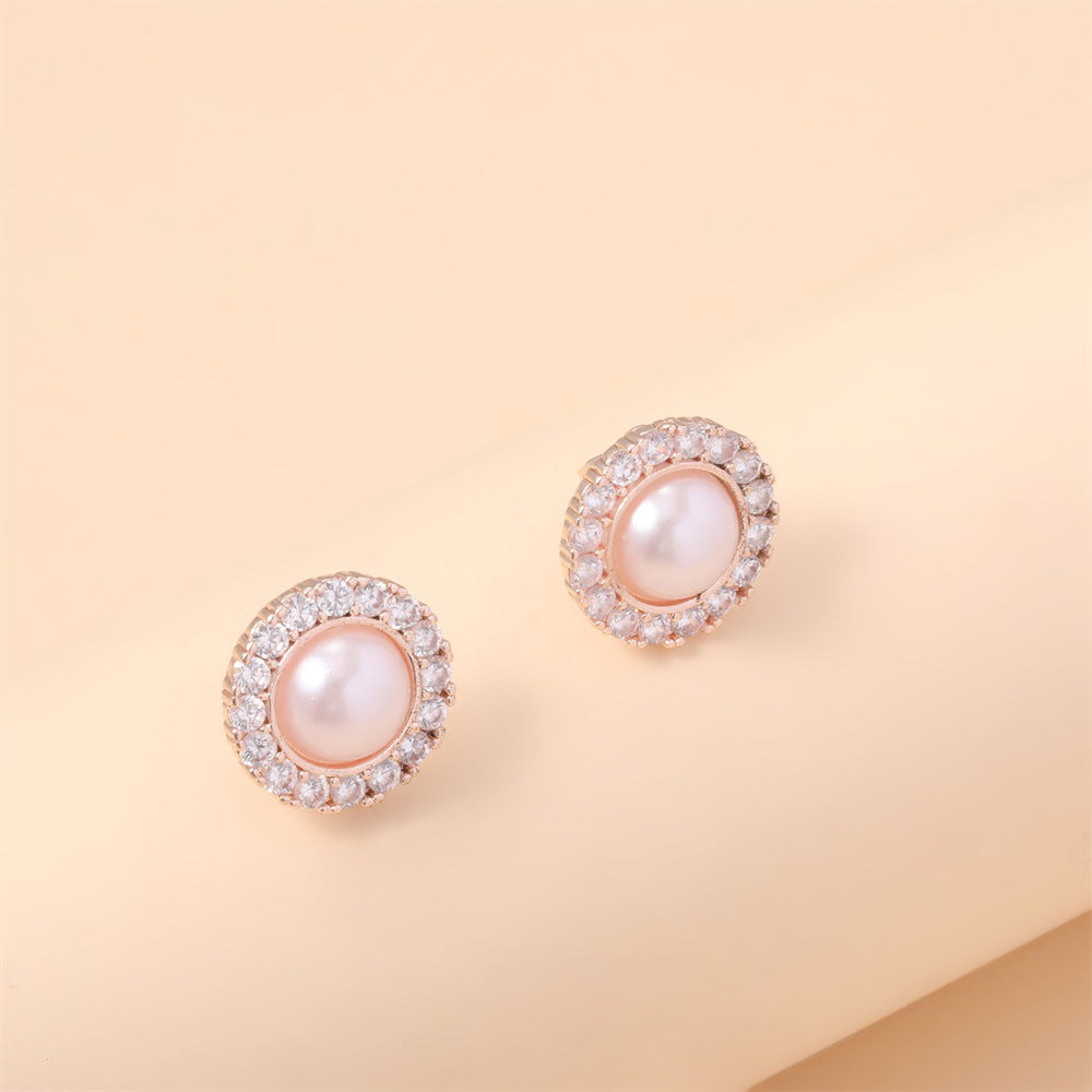 Beautiful Pearl Earring with Unique Style