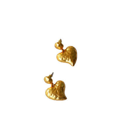 Charming Gold Earring for Any Occasion