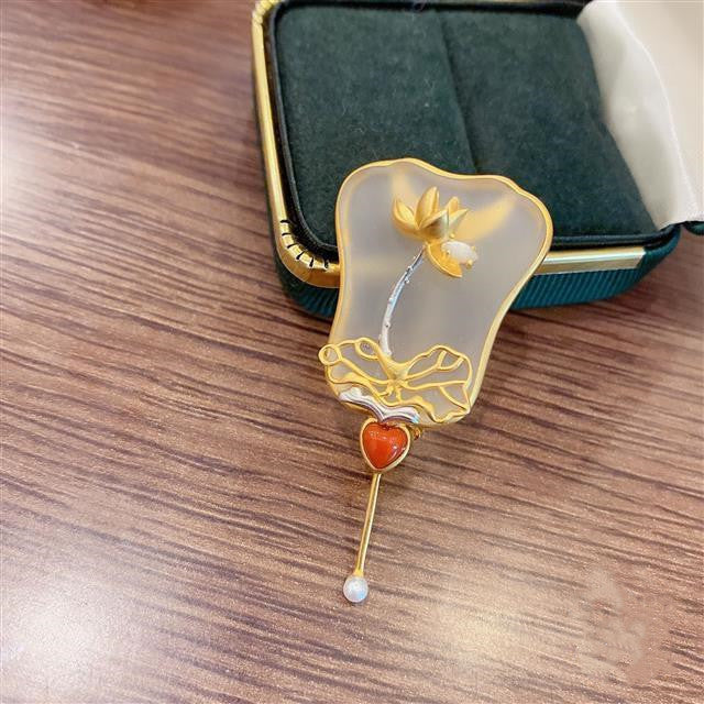 Beautiful Gold Piece with Unique Style