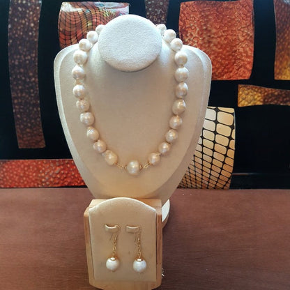 Classic Pearl Necklace with Timeless Appeal
