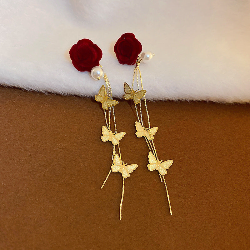 Beautiful Pearl Earring with Unique Style