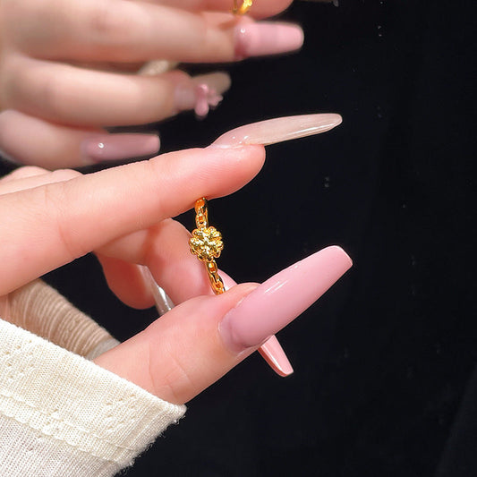 Charming Gold Ring for Any Occasion