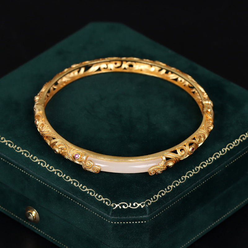 Charming Gold Bracelet for Any Occasion