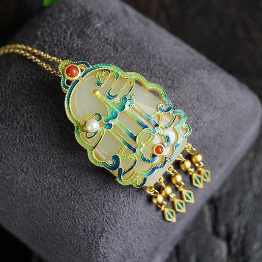 Charming Silver Necklace for Any Occasion