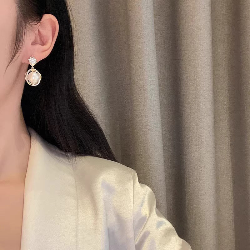 Charming Pearl Earring for Any Occasion