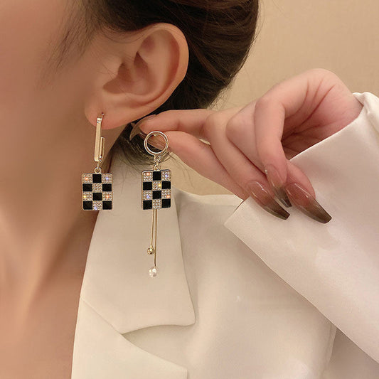 Charming Earring for Any Occasion