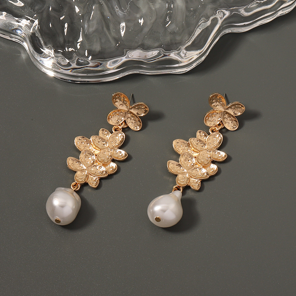 Charming Pearl Earring for Any Occasion