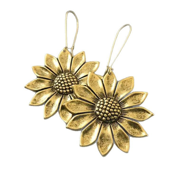 Beautiful Gold Earring with Unique Style