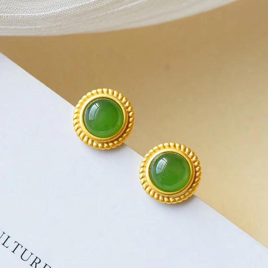 Classic Gold Earring with Timeless Appeal