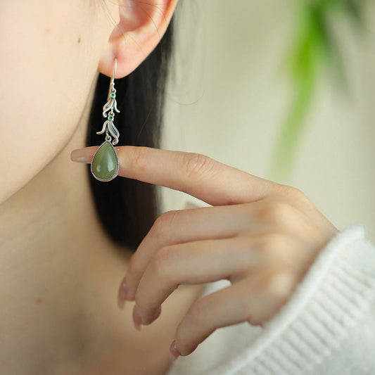 Romantic Silver Earring for Special Moments