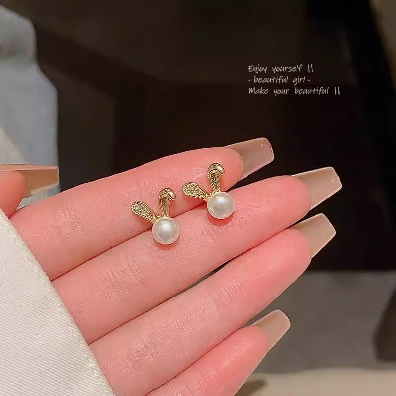 Stunning Pearl Earring for Daily Wear