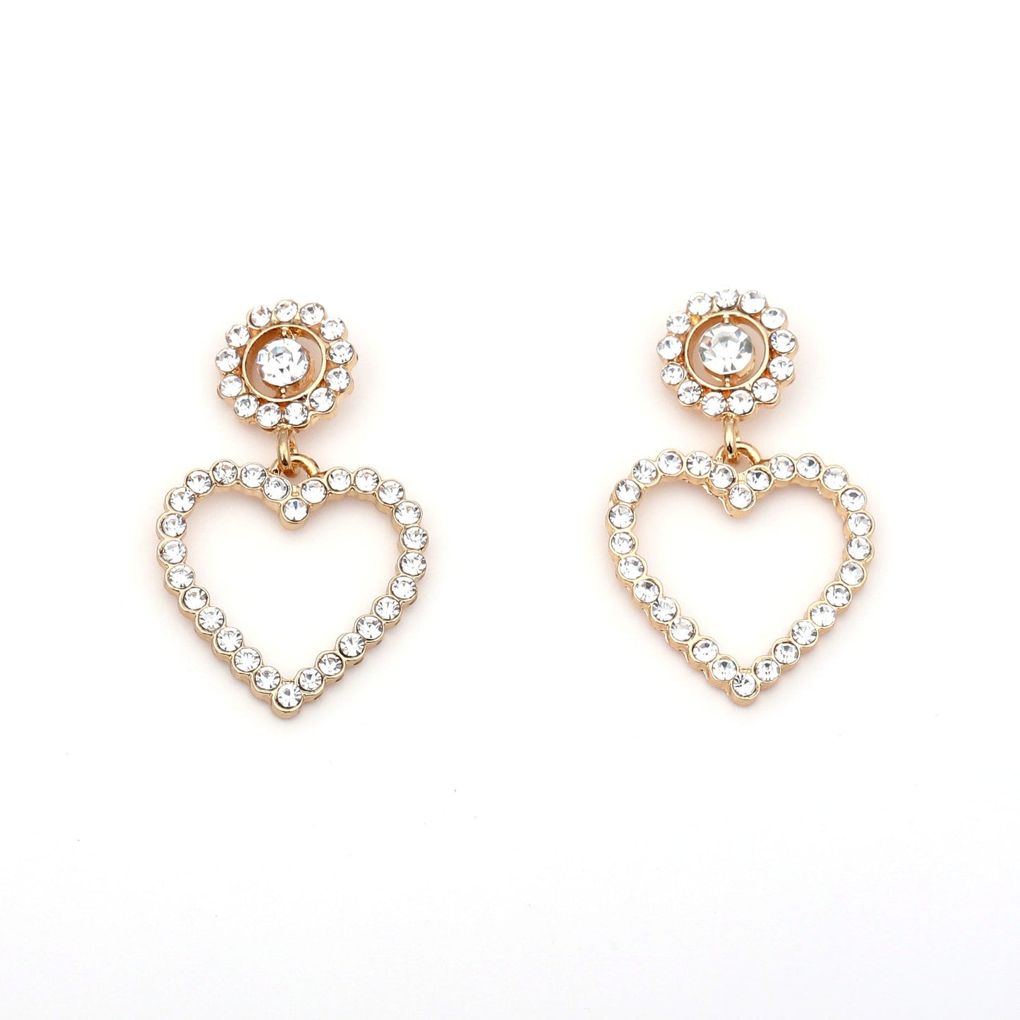 Charming Earring for Any Occasion