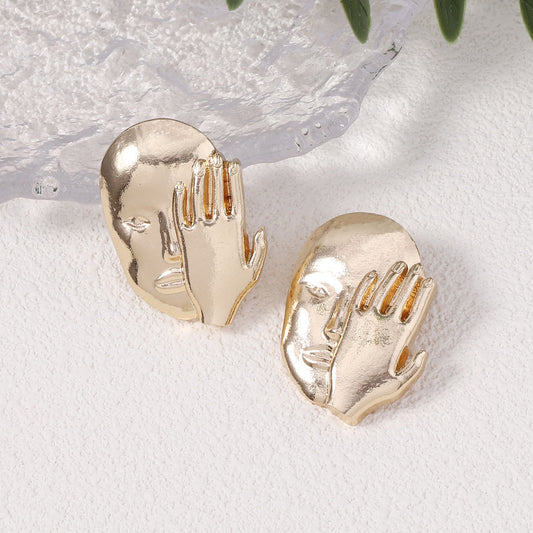 Charming Earring for Any Occasion