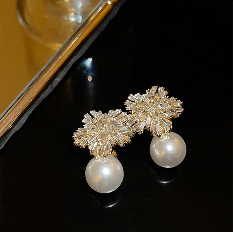 Beautiful Pearl Earring with Unique Style