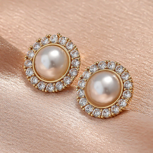 Romantic Gold Earring for Special Moments