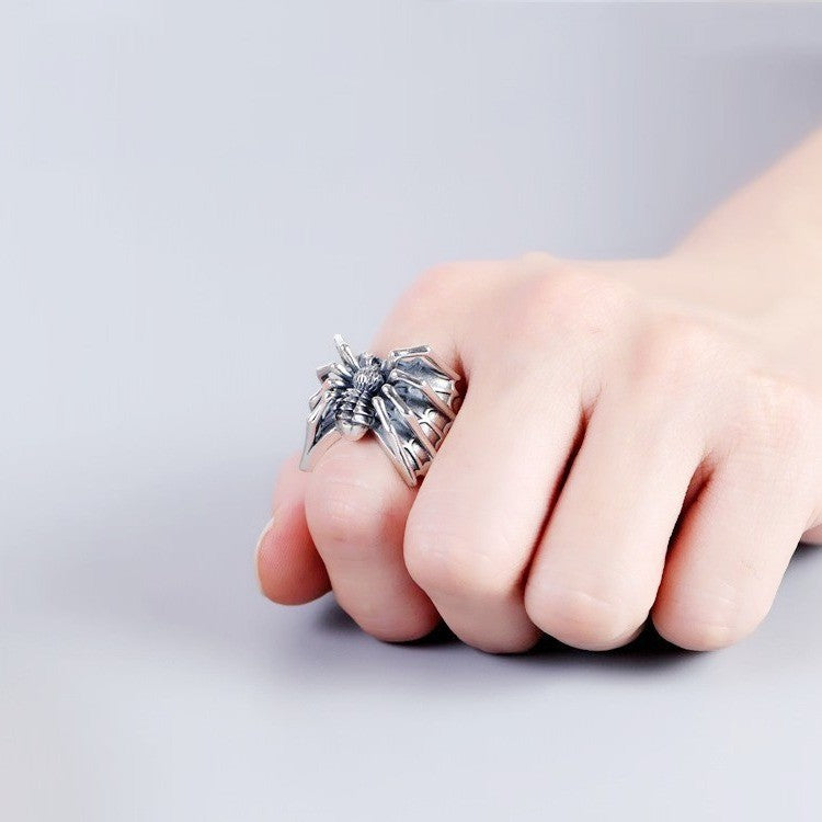 Classic Silver Ring with Timeless Appeal