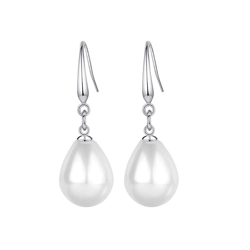 Beautiful Pearl Earring with Unique Style