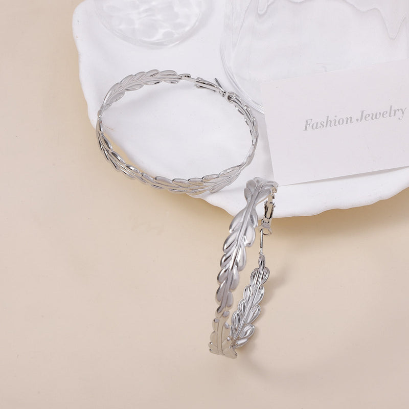 Beautiful Gold Earring with Unique Style