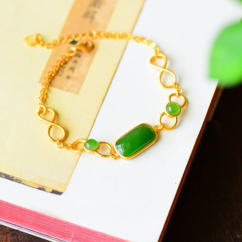 Romantic Gold Bracelet for Special Moments