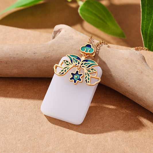 Elegant Pendant for Every Occasion