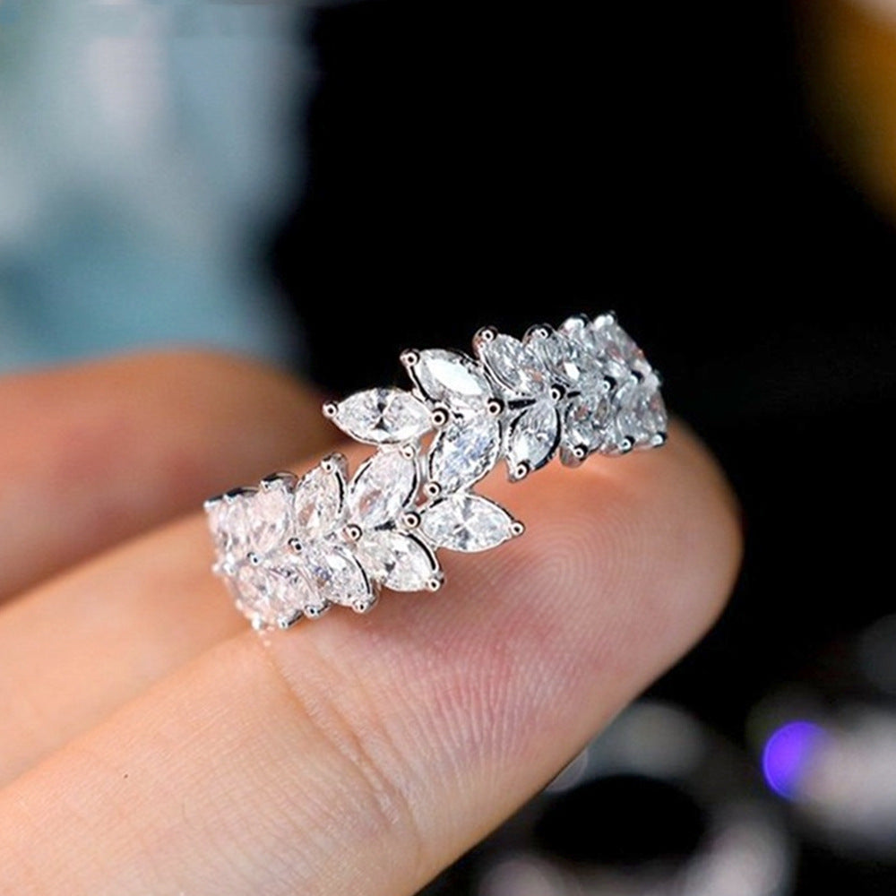 Classic Gold Ring with Timeless Appeal