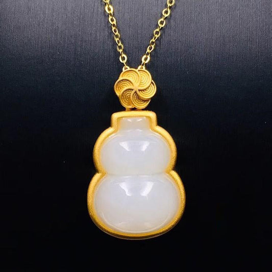 Classic Silver Necklace with Timeless Appeal