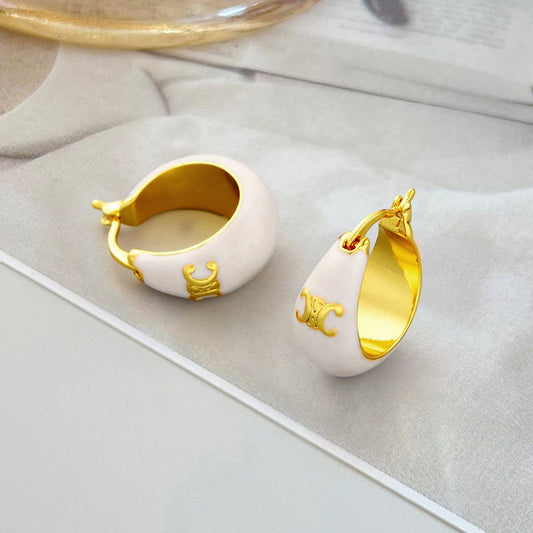 Charming Earring for Any Occasion