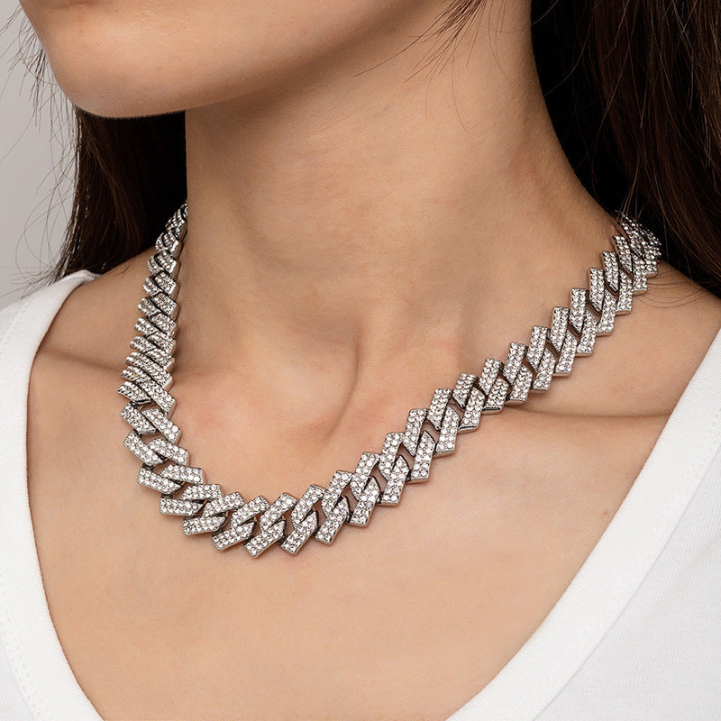 Elegant Gold Necklace for Every Occasion