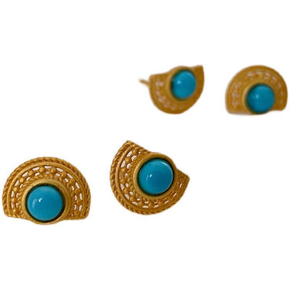 Classic Gold Earring with Timeless Appeal
