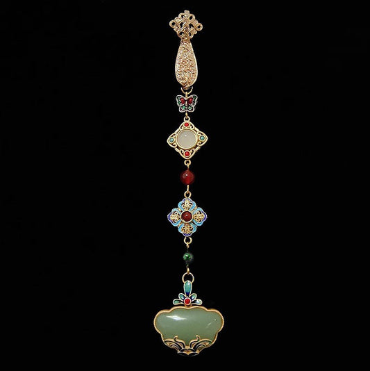 Charming Gold Pendant for Any Occasion