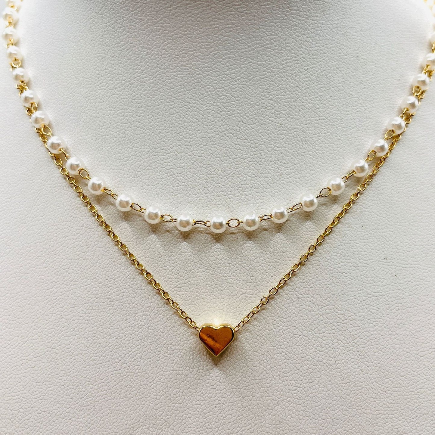 Beautiful Pearl Necklace with Unique Style