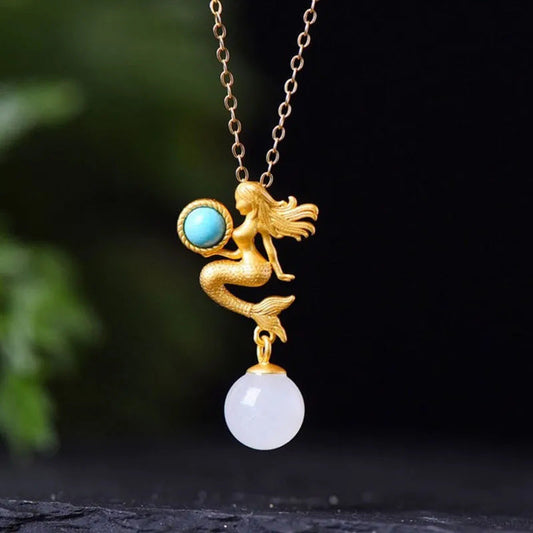 Classic Silver Necklace with Timeless Appeal
