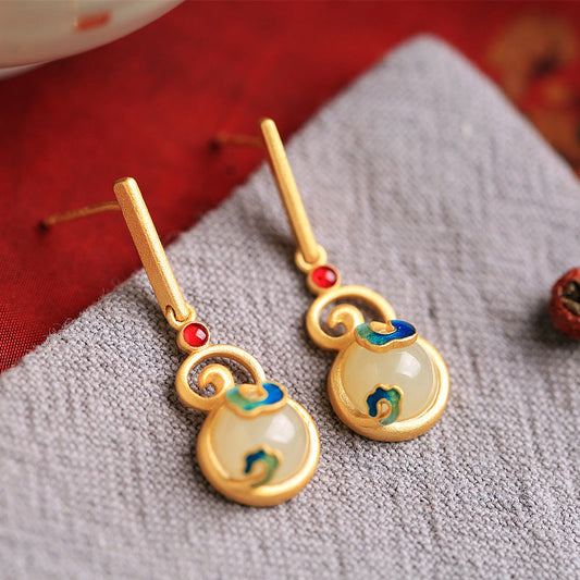Charming Gold Earring for Any Occasion