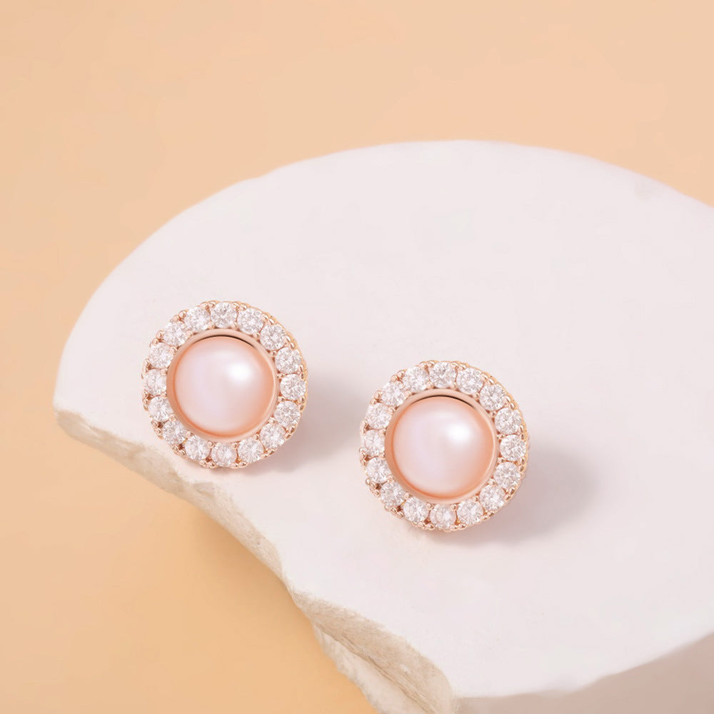Classic Pearl Earring with Timeless Appeal