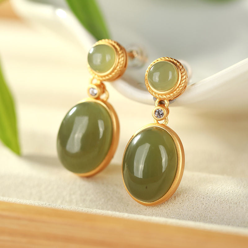 Romantic Silver Earring for Special Moments