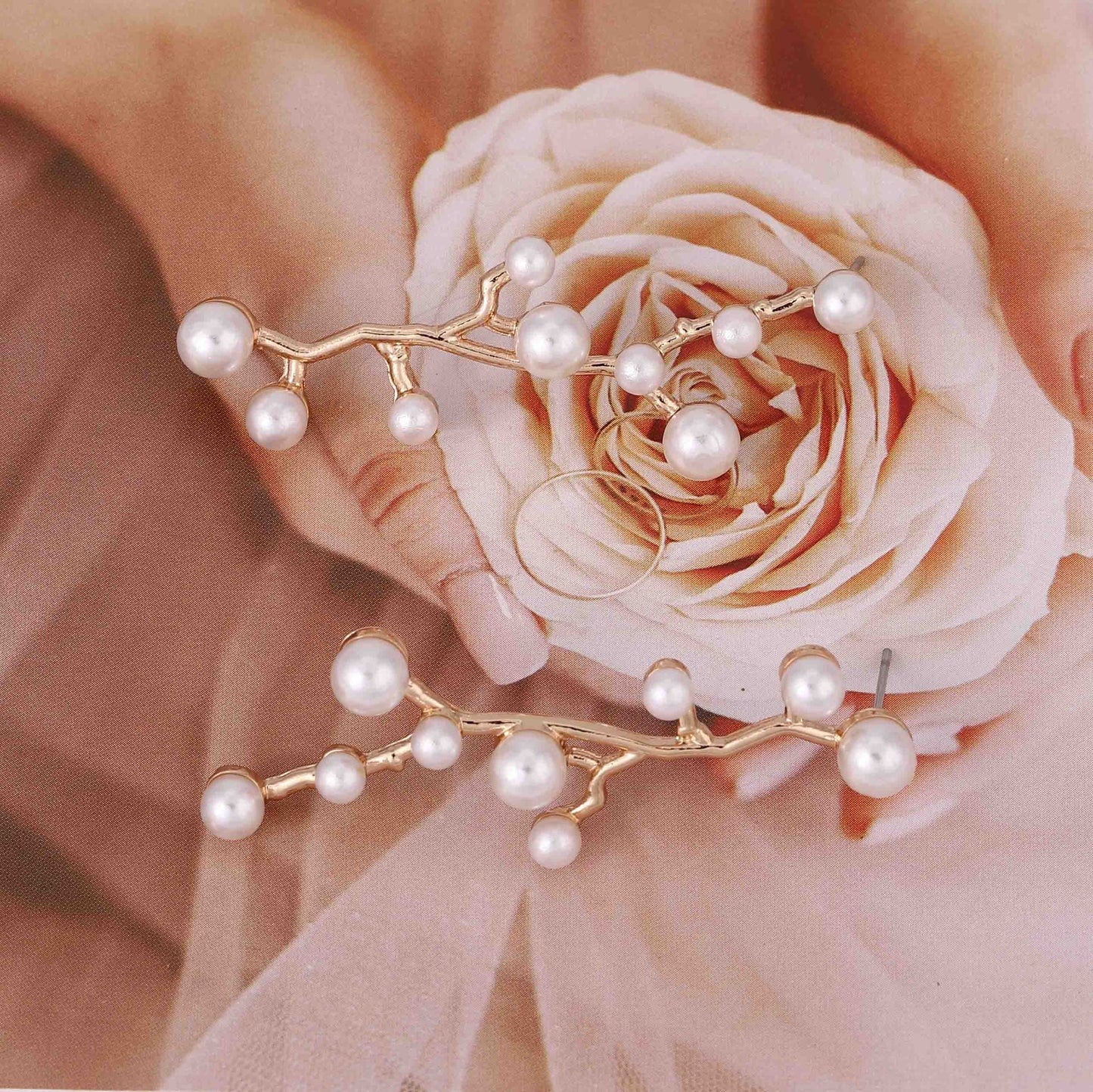 Charming Pearl Earring for Any Occasion