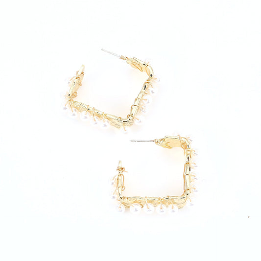 Charming Gold Earring for Any Occasion