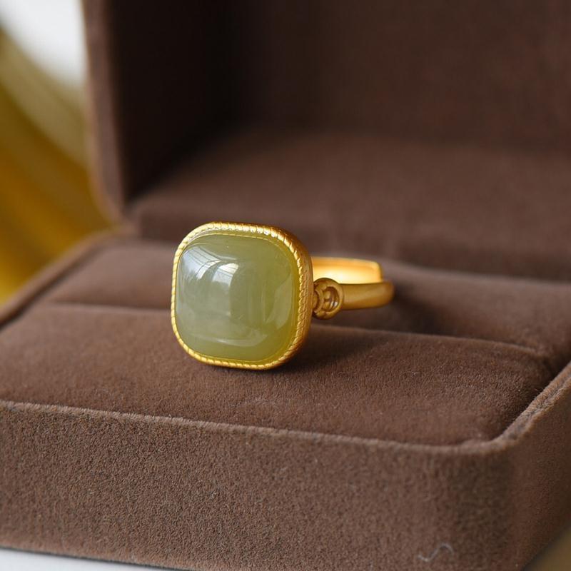 Stunning Gold Ring for Daily Wear