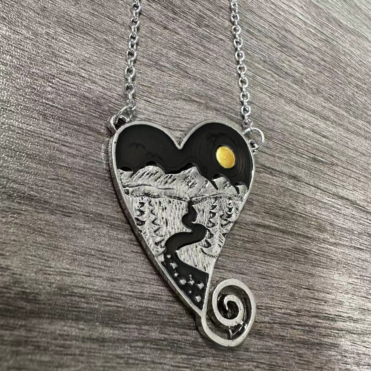 Classic Necklace with Timeless Appeal