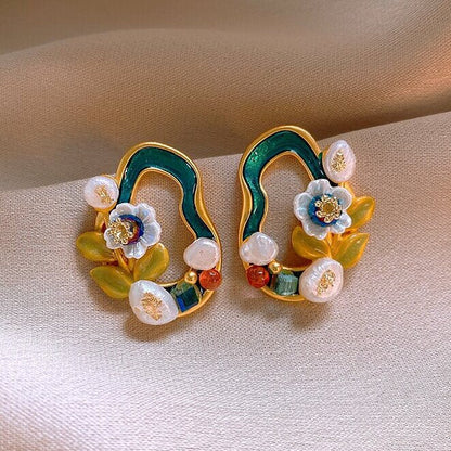 Beautiful Pearl Earring with Unique Style